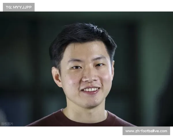 赵心童走进武汉校园亲授斯诺克技巧助力青少年成长 赵心童走进武汉校园亲授斯诺克技巧助力青少年成长